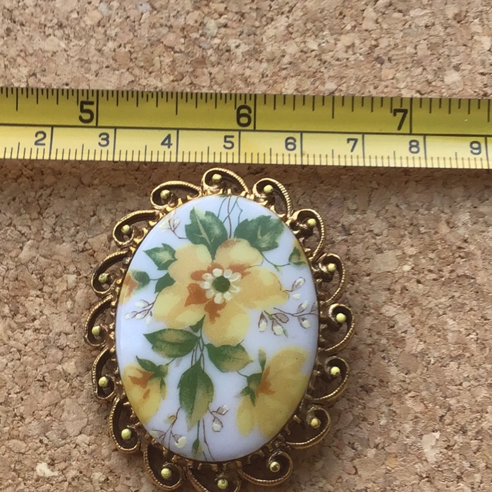 Vintage Cameo Porcelain Style Yellow Green White Pin Brooch